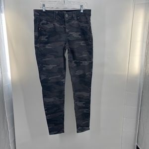 Democracy camouflage skinny jeans size 10